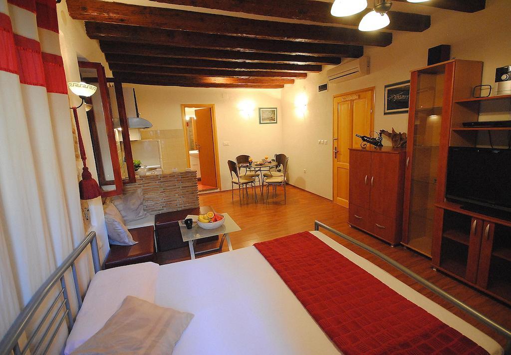 Guesthouse Ancient Stone Rovinj Rom bilde