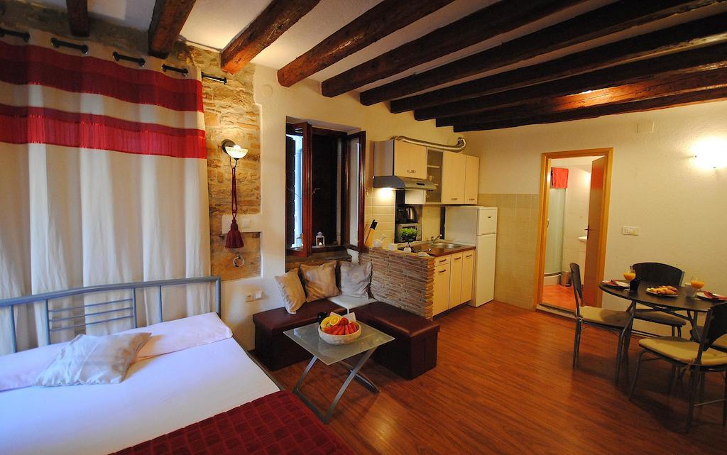 Guesthouse Ancient Stone Rovinj Rom bilde