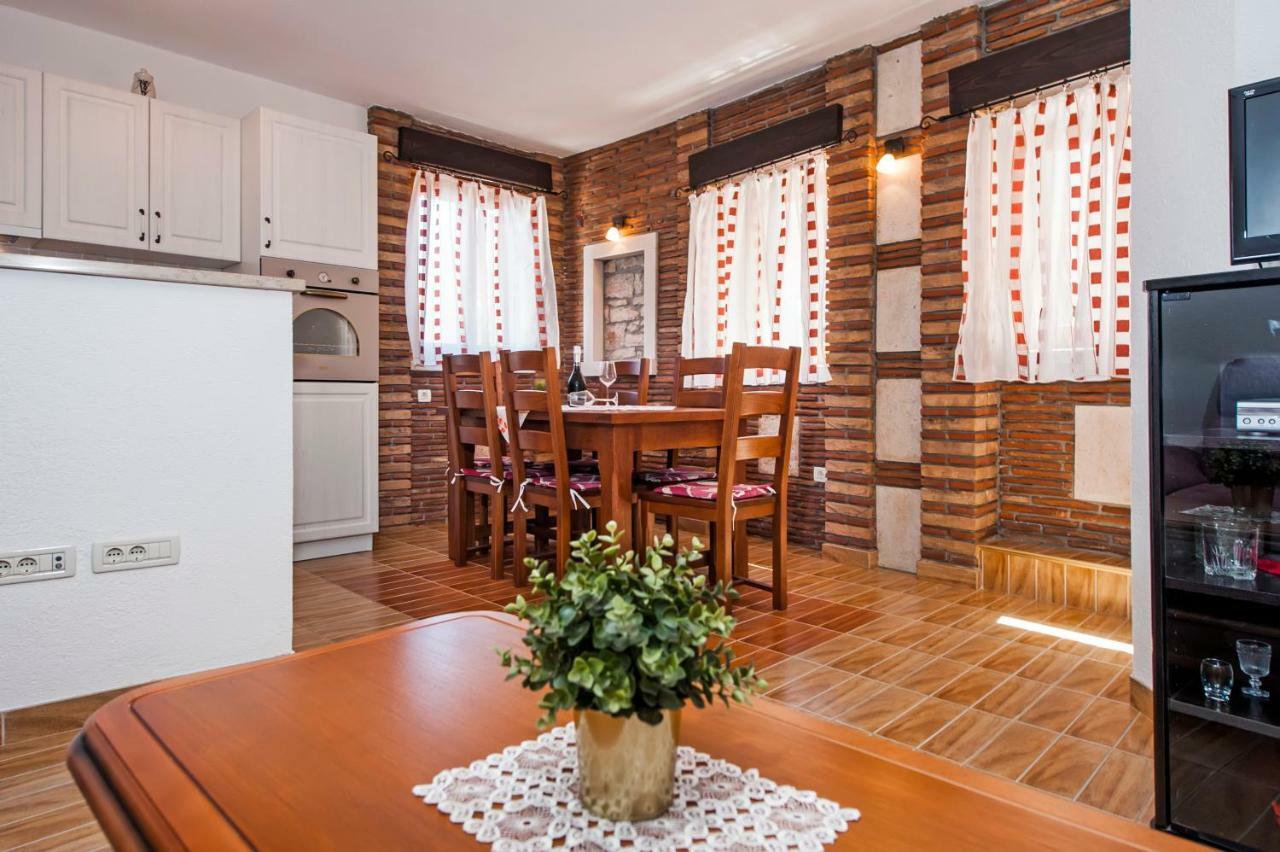 Guesthouse Ancient Stone Rovinj Eksteriør bilde